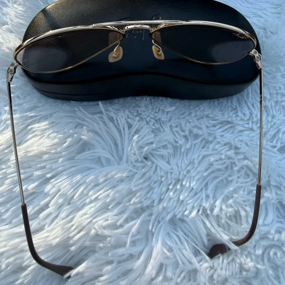 Ray-Ban Gold Aviator Sunglasses - Picture 3 of 9
